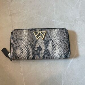 Chic Snakeskin Pattern Women's Wallet